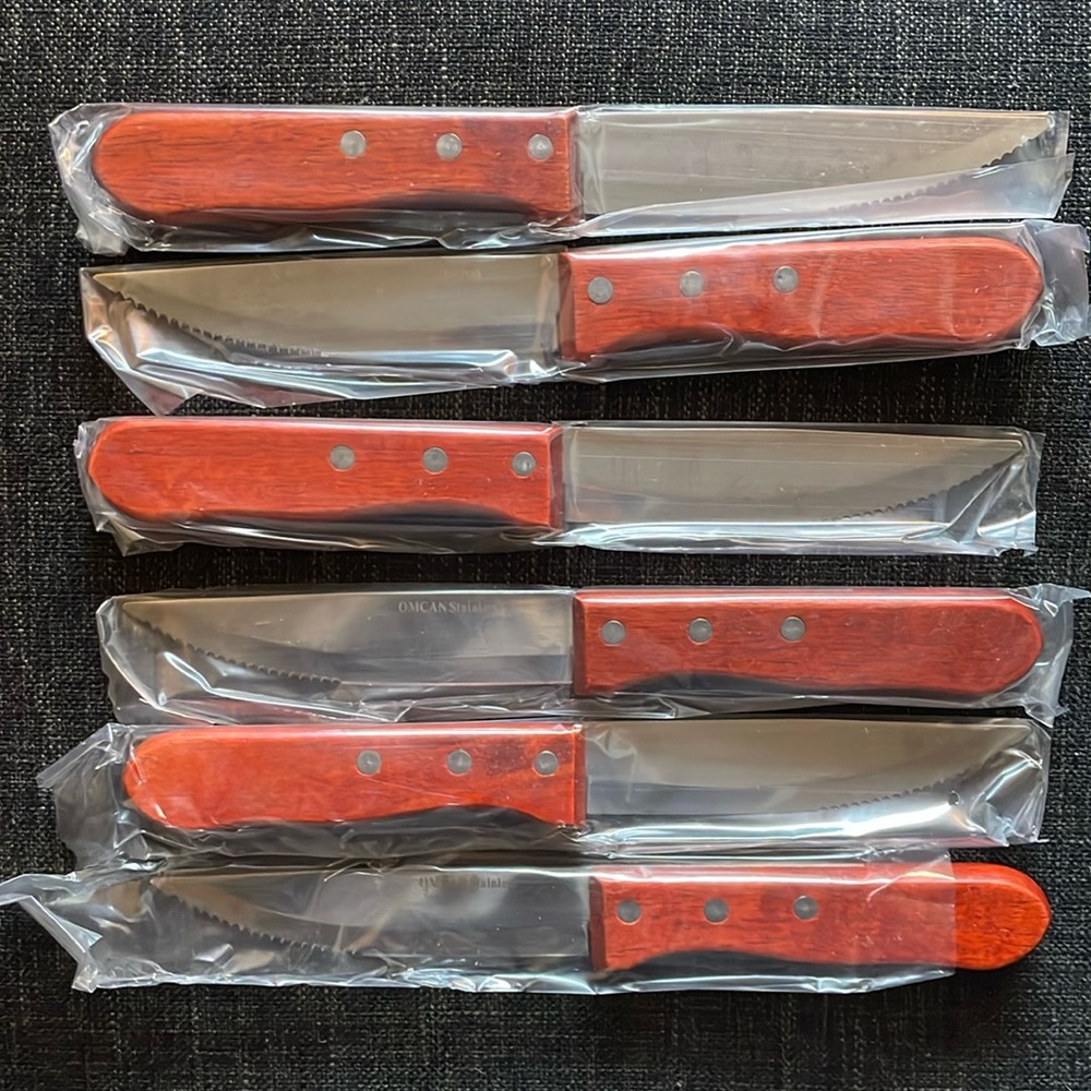 BNIP 6 Steak Knifes w/Pointed Tip & Wood Handle
